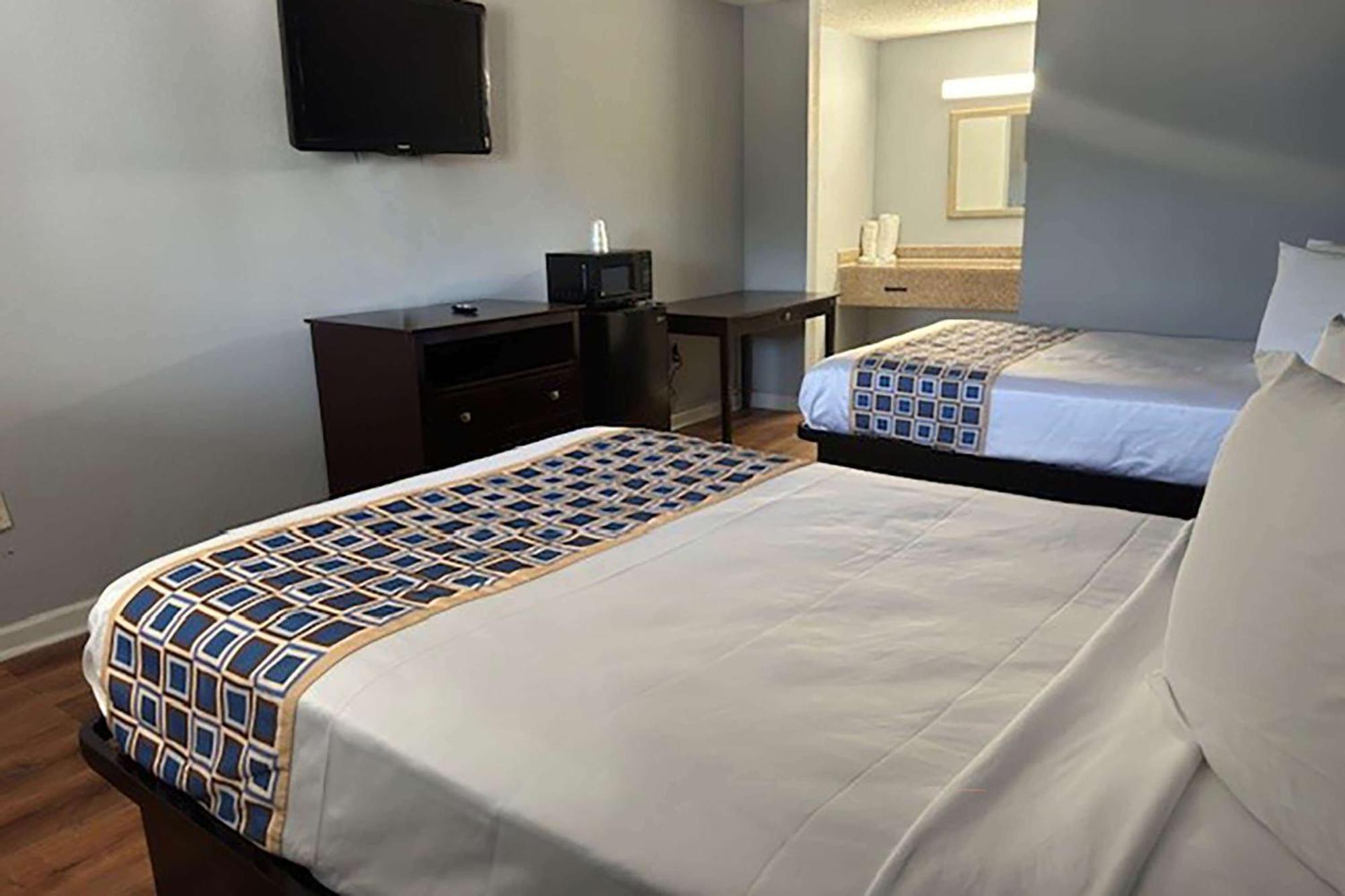 Super 8 By Wyndham Portsmouth - Norfolk Motell Exteriör bild